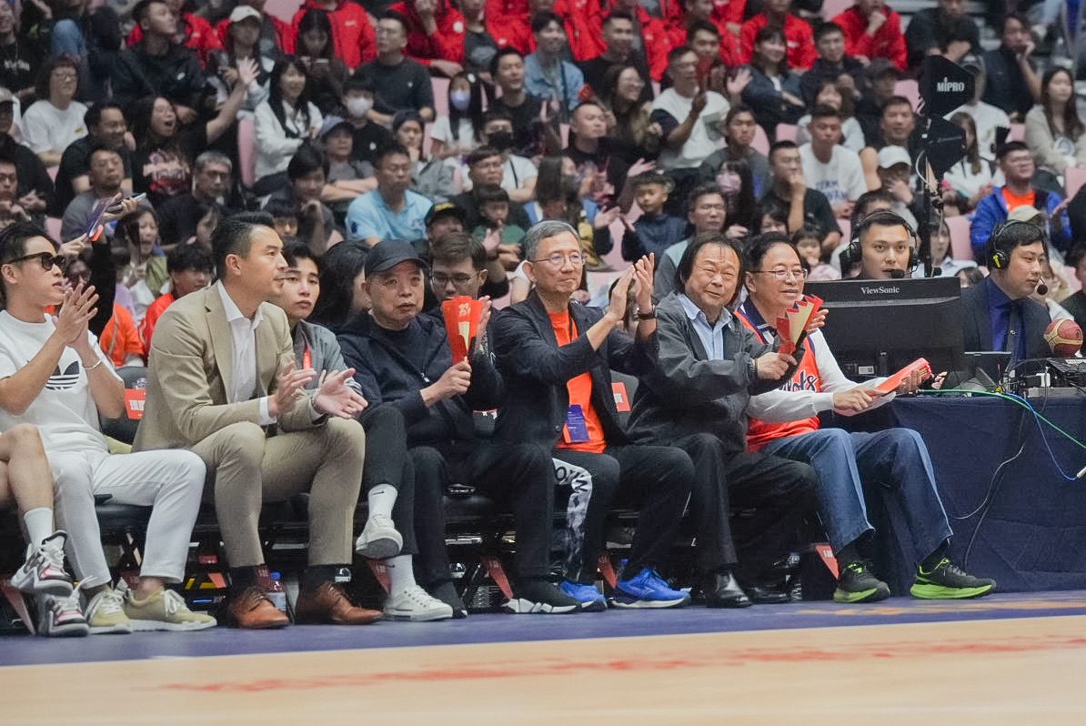 桃園璞園領航猿主場開幕戰 張善政到場力挺在地球隊拚連霸 桃園璞園領航猿主場開幕戰開打。(圖/桃市府提供)