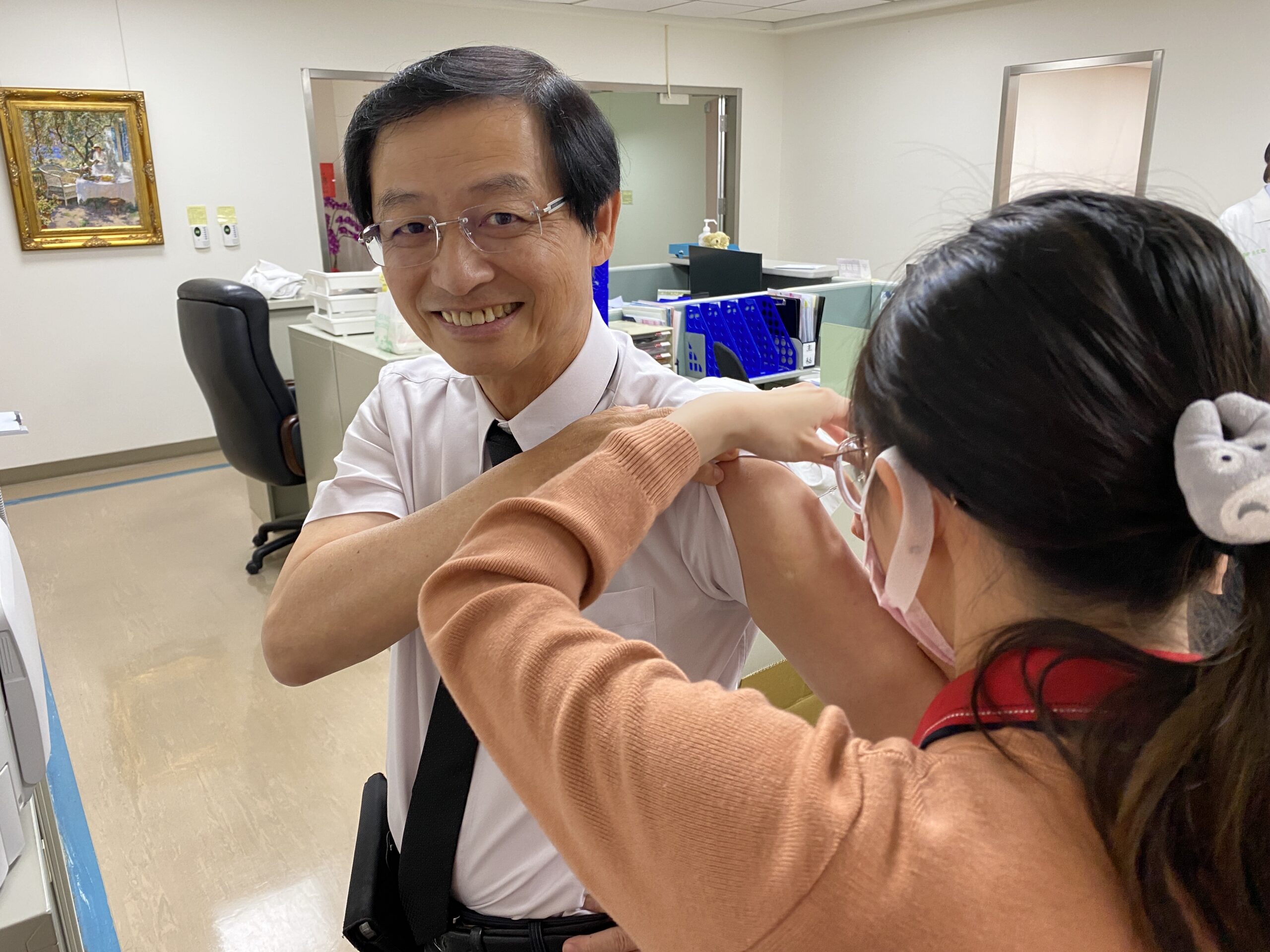 南市各醫療院所院長率先接種疫苗 推獎勵措施 齊心共築防疫防線 | 索引新聞 INDEX News 南市各醫療院所院長率先接種疫苗 推獎勵措施 齊心共築防疫防線 | 索引新聞 INDEX News