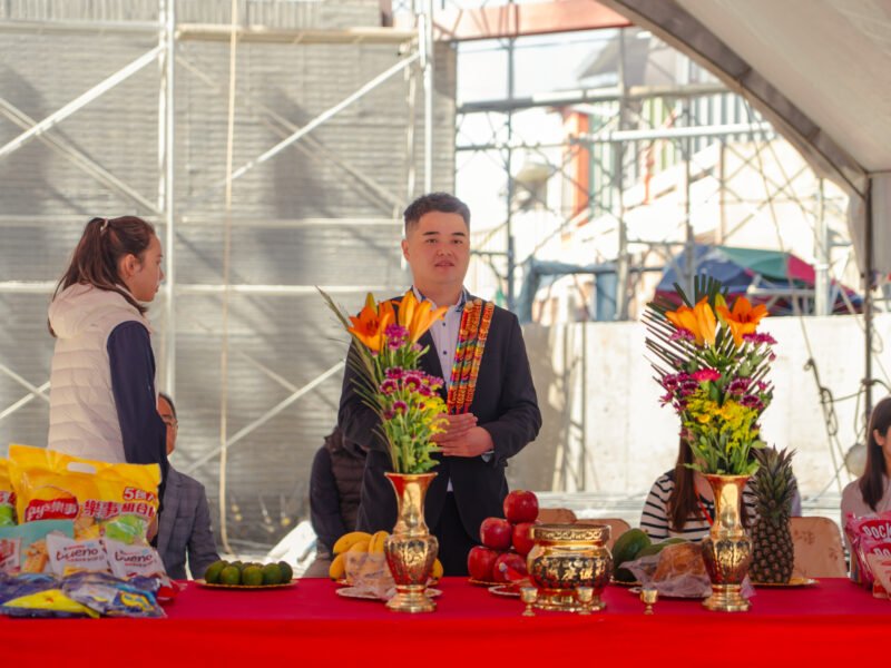 圖文:小蔡電器台中「綠能智慧物流航母」吉時上樑斥資打造300噸減碳基地 力拚2027年底完工。