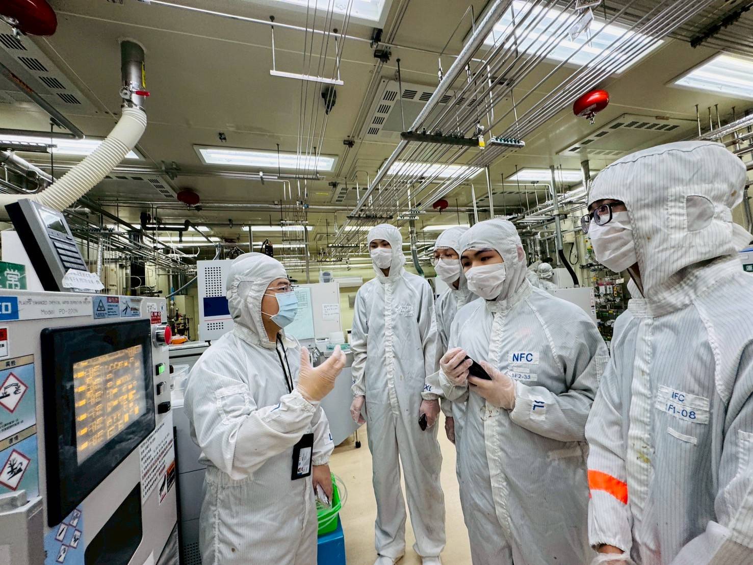 輔大聖心高中多元選修半導體課程，學校帶領輔大聖心學生踏進尖端科技的第一線，走訪交通大學奈米中心無塵室，並進一步探索 新竹科學園區，親身感受台灣晶片產業的核心實力。