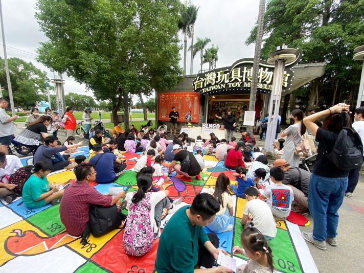 《圖說》位於板橋435藝文特區的臺灣玩具博物館,於春節期間推出生態互動遊戲。〈文化局提供〉