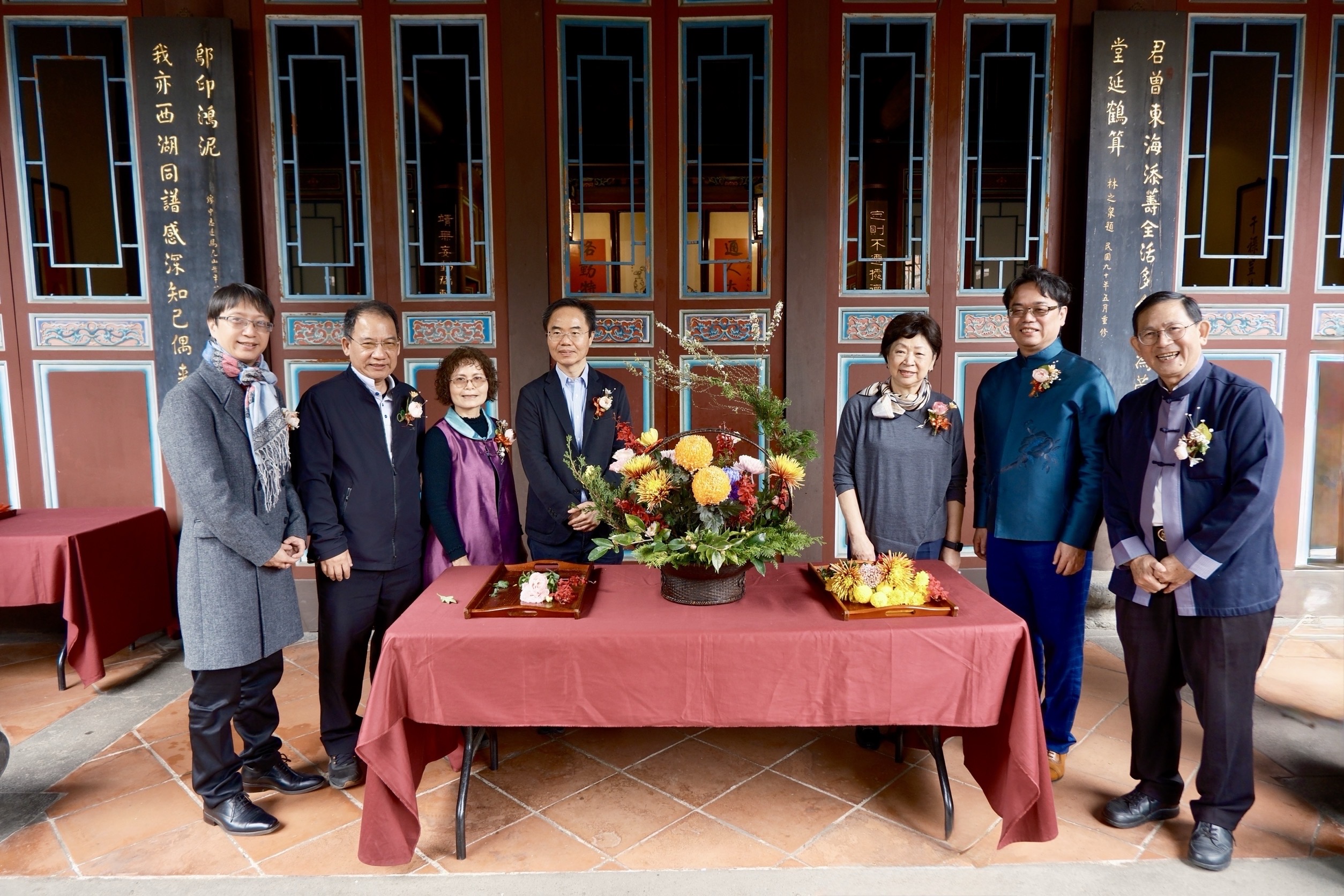 《圖說》林本源園邸今日舉行「芳華再現．花語林園」插花特展開幕式，邀請民眾一同入園欣賞。〈文化局提供〉