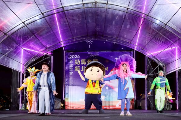  ▲「藍海守護行動」所累積的環保火苗，進入了萬人燈會現場。(圖/主辦單位)