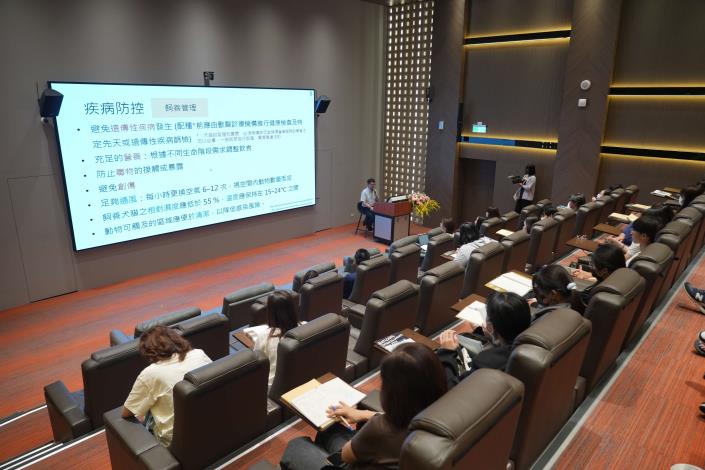 縣府舉辦「動物醫事助理培訓班」透過系統化培訓培育專業人才,提升動物醫療服務量能,同時開創在地就業新契機。